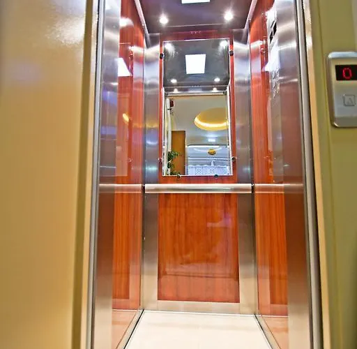 Pioneer Excelsior Paralía