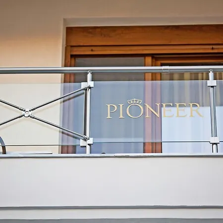 شقة Pioneer Excelsior *